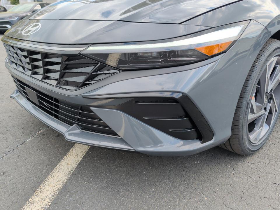 2026 Hyundai Elantra Limited - Photo 26