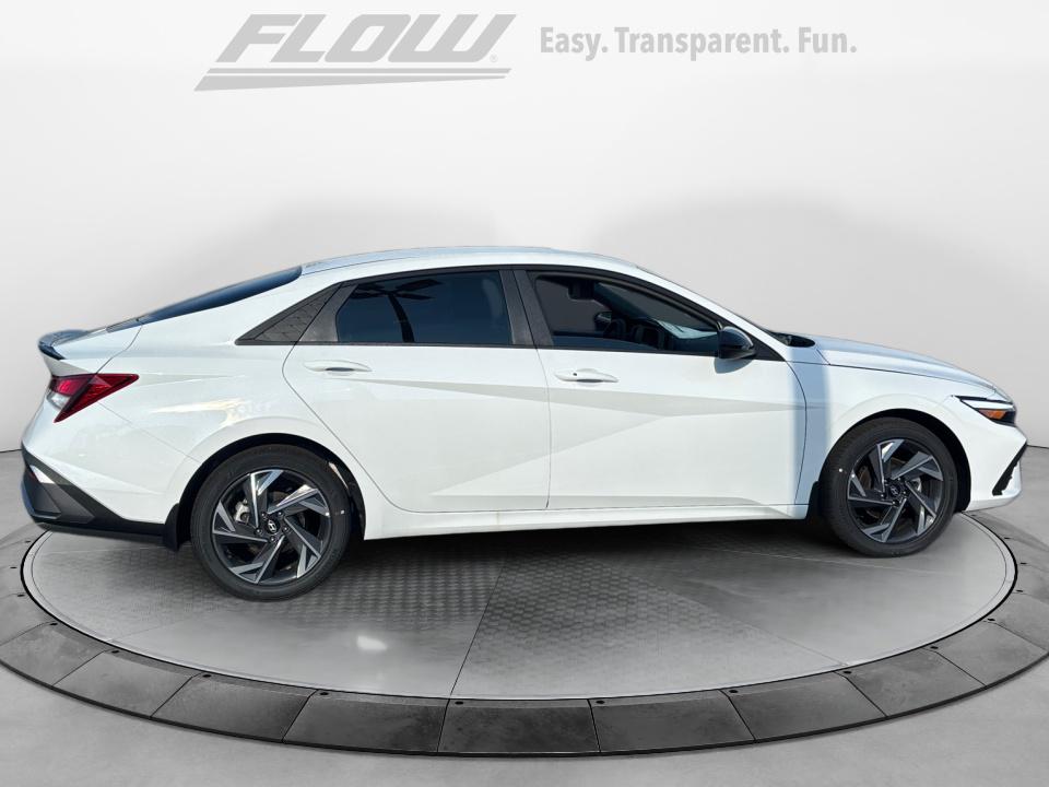 2025 Hyundai Elantra SEL - Photo 8