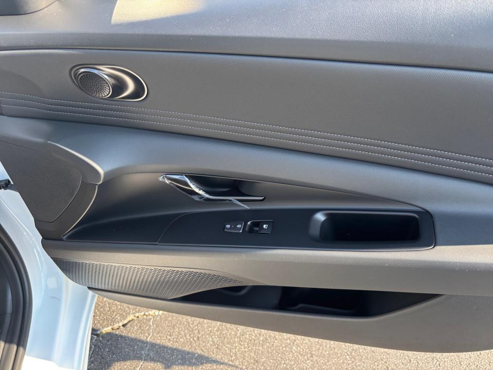 2025 Hyundai Elantra SEL - Photo 31