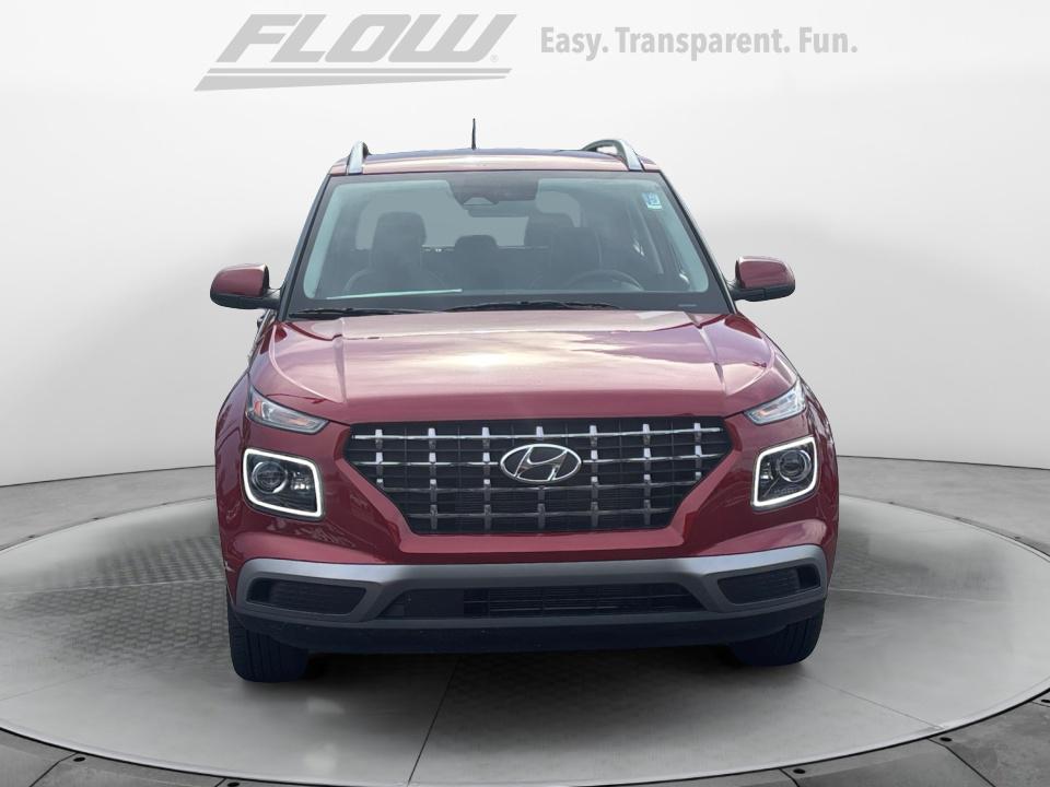 2025 Hyundai Venue Limited photo 2