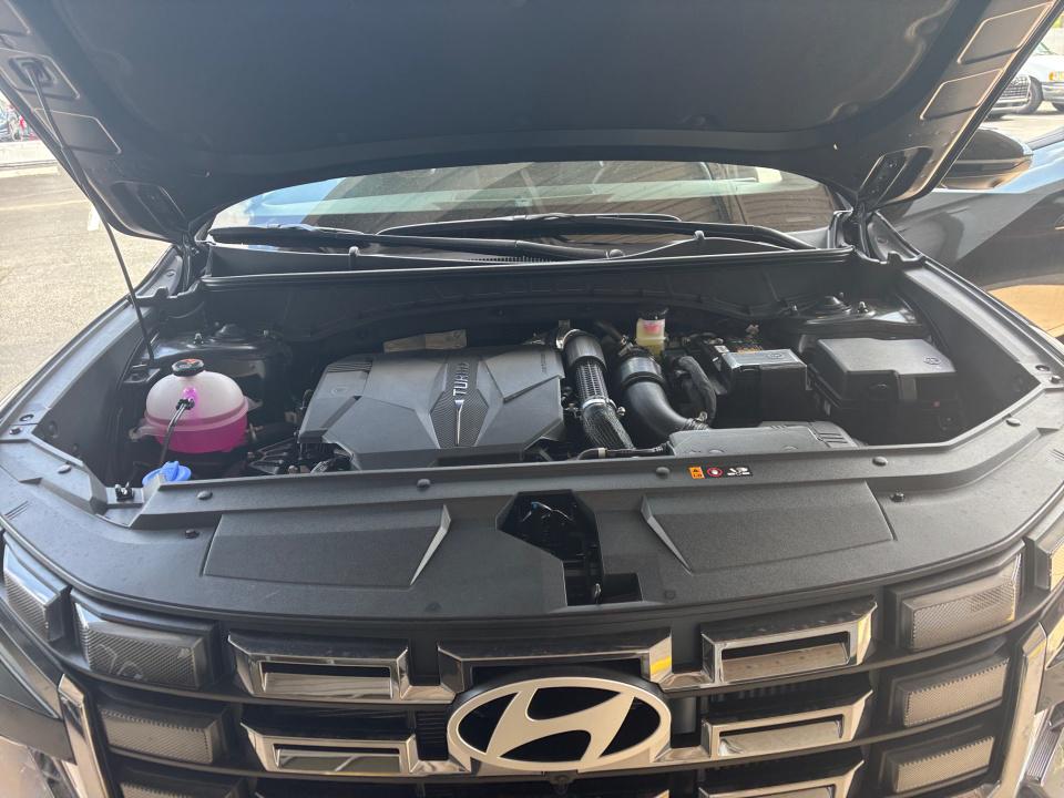 2025 Hyundai Santa Cruz Limited - Photo 16