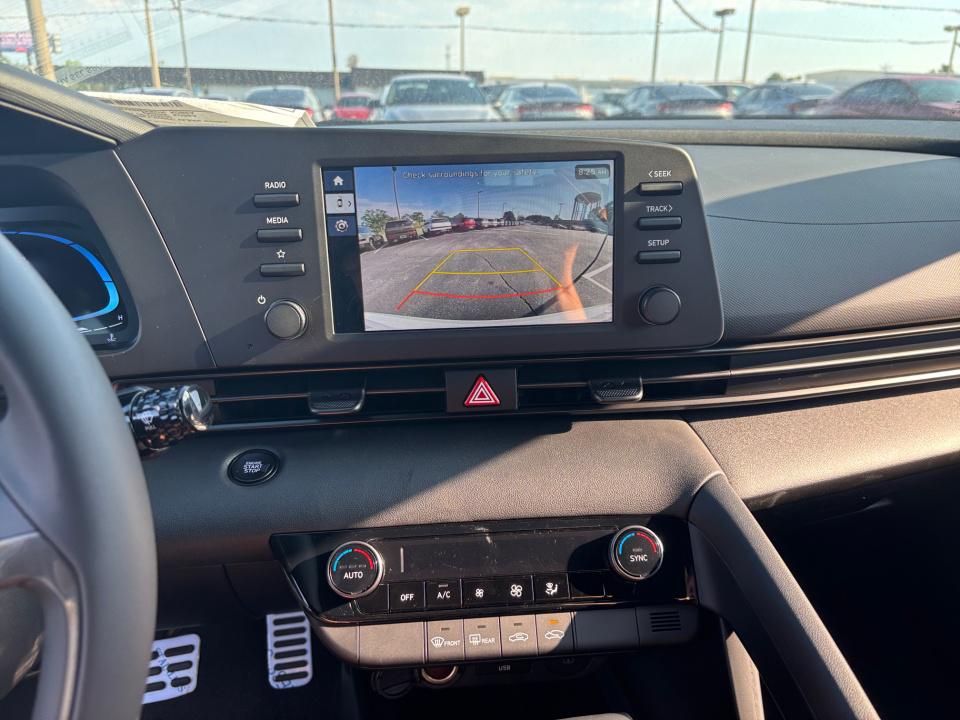 2025 Hyundai Elantra SEL - Photo 19