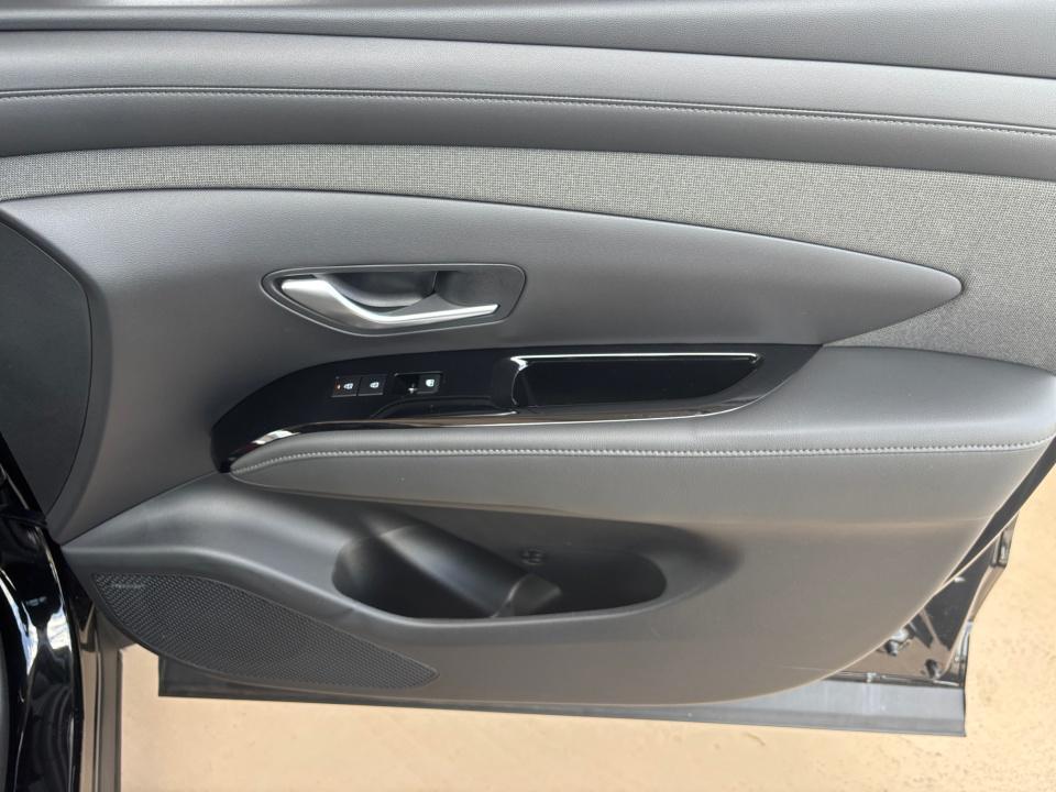 2025 Hyundai Santa Cruz Limited - Photo 31