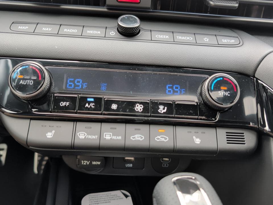 2026 Hyundai Elantra N - Photo 18