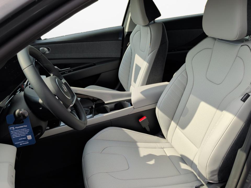 2026 Hyundai Elantra Limited - Photo 9
