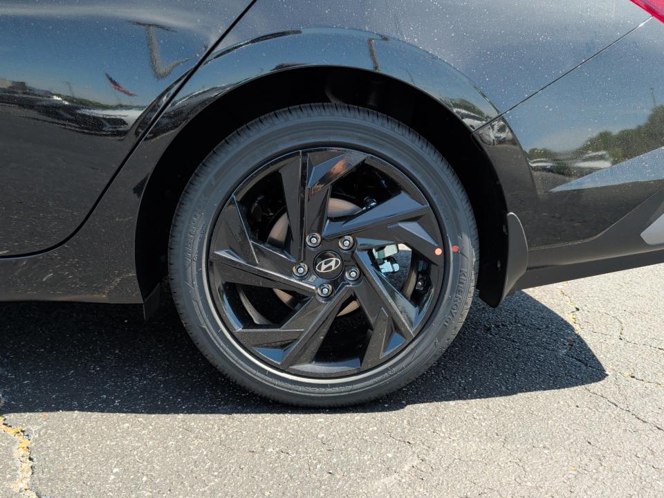 2026 Hyundai Elantra SEL - Photo 22