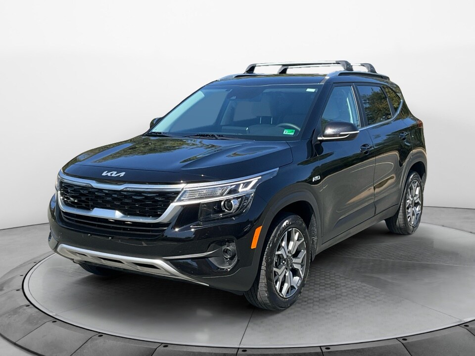 2022 Kia Seltos EX photo 2