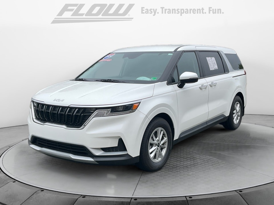 2024 Kia Carnival LX photo 3