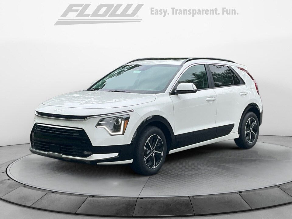 2025 Kia Niro SX photo 3