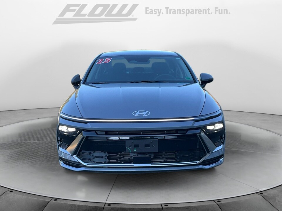 2025 Hyundai Sonata SEL photo 2