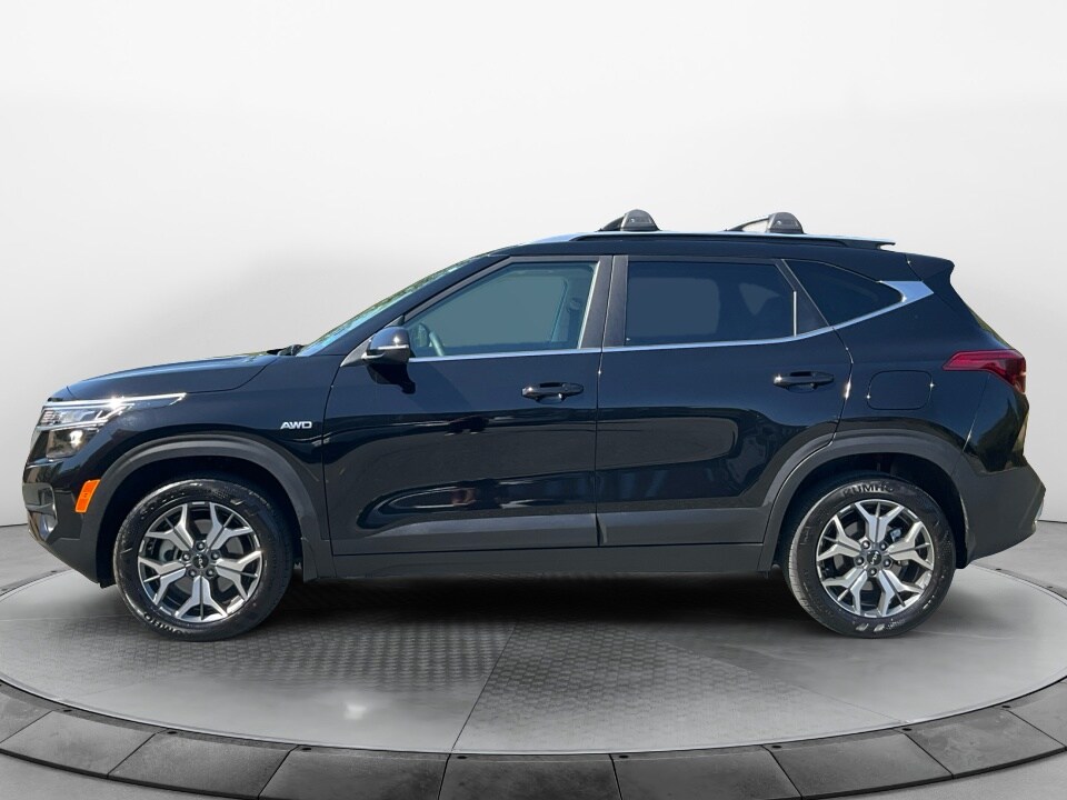 2022 Kia Seltos EX photo 3