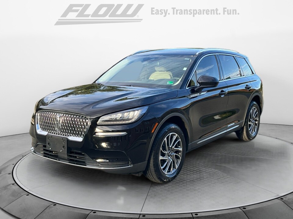 2022 Lincoln Corsair Standard photo 3