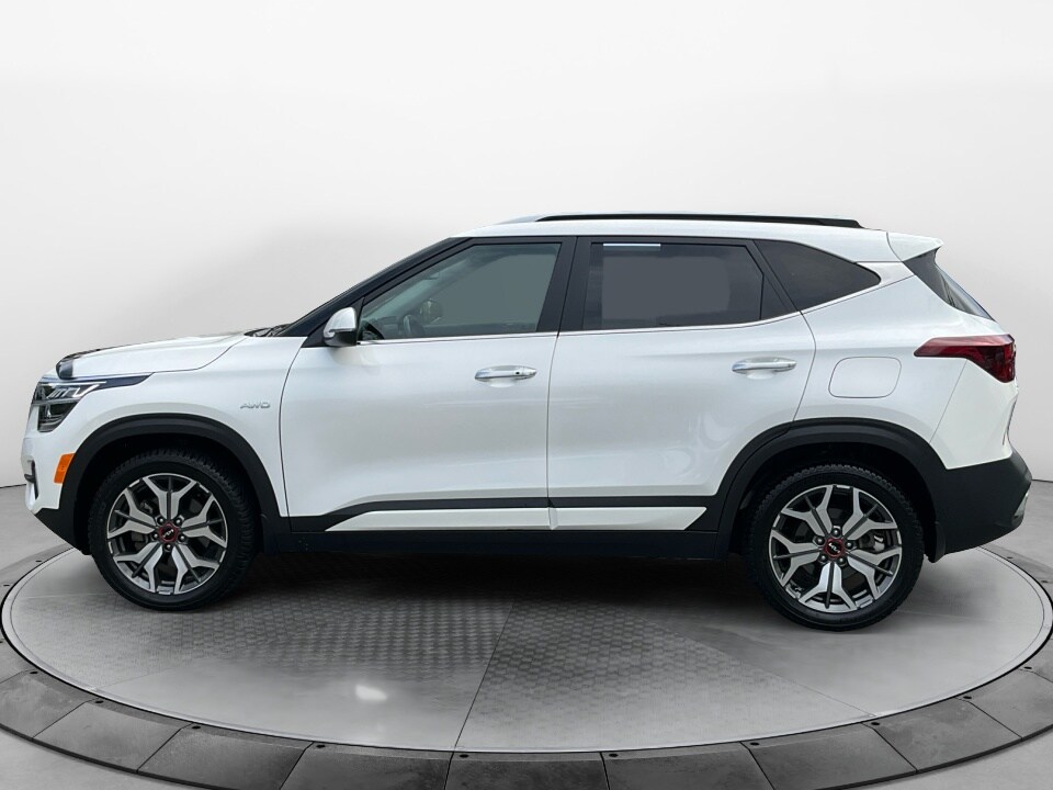 2023 Kia Seltos SX photo 2