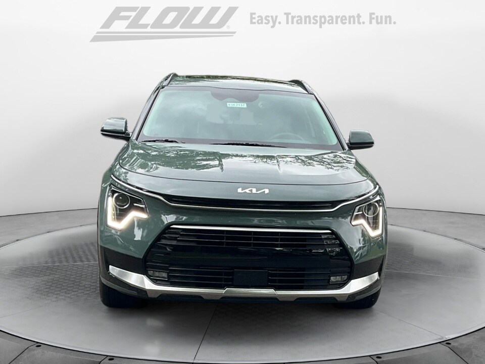 2025 Kia Niro EX Touring photo 2