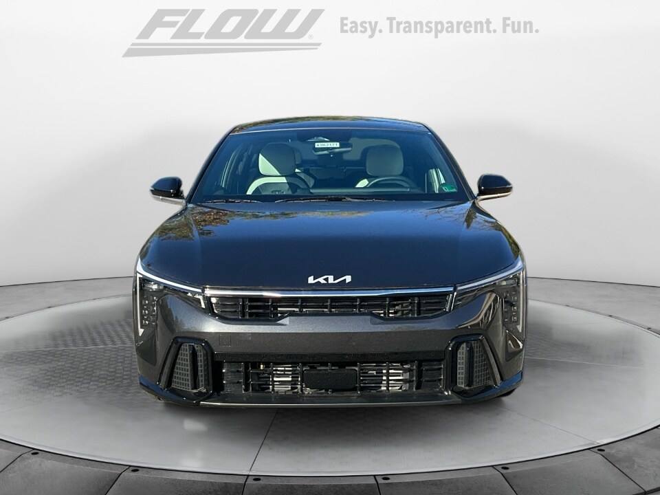 2025 Kia K4 GT-Line Turbo photo 2