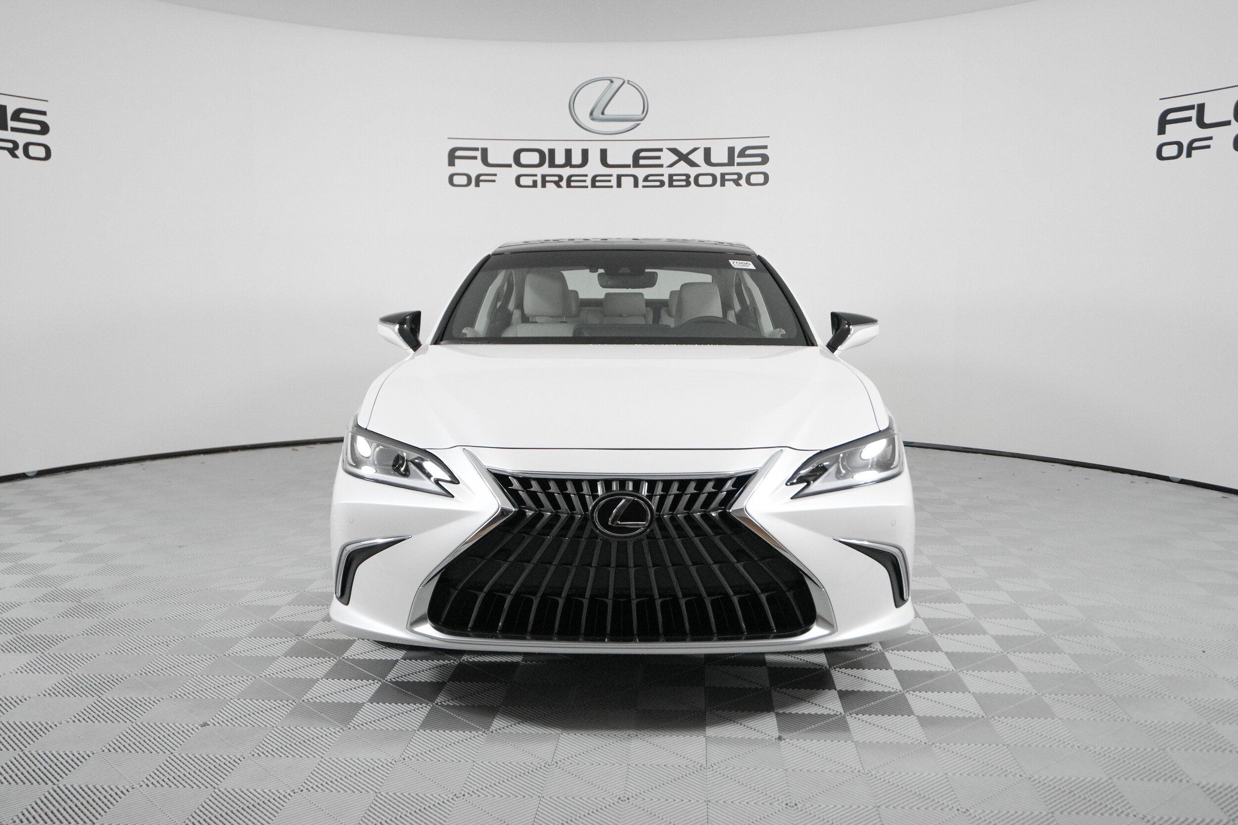 2025 Lexus ES 350 Premium photo 2