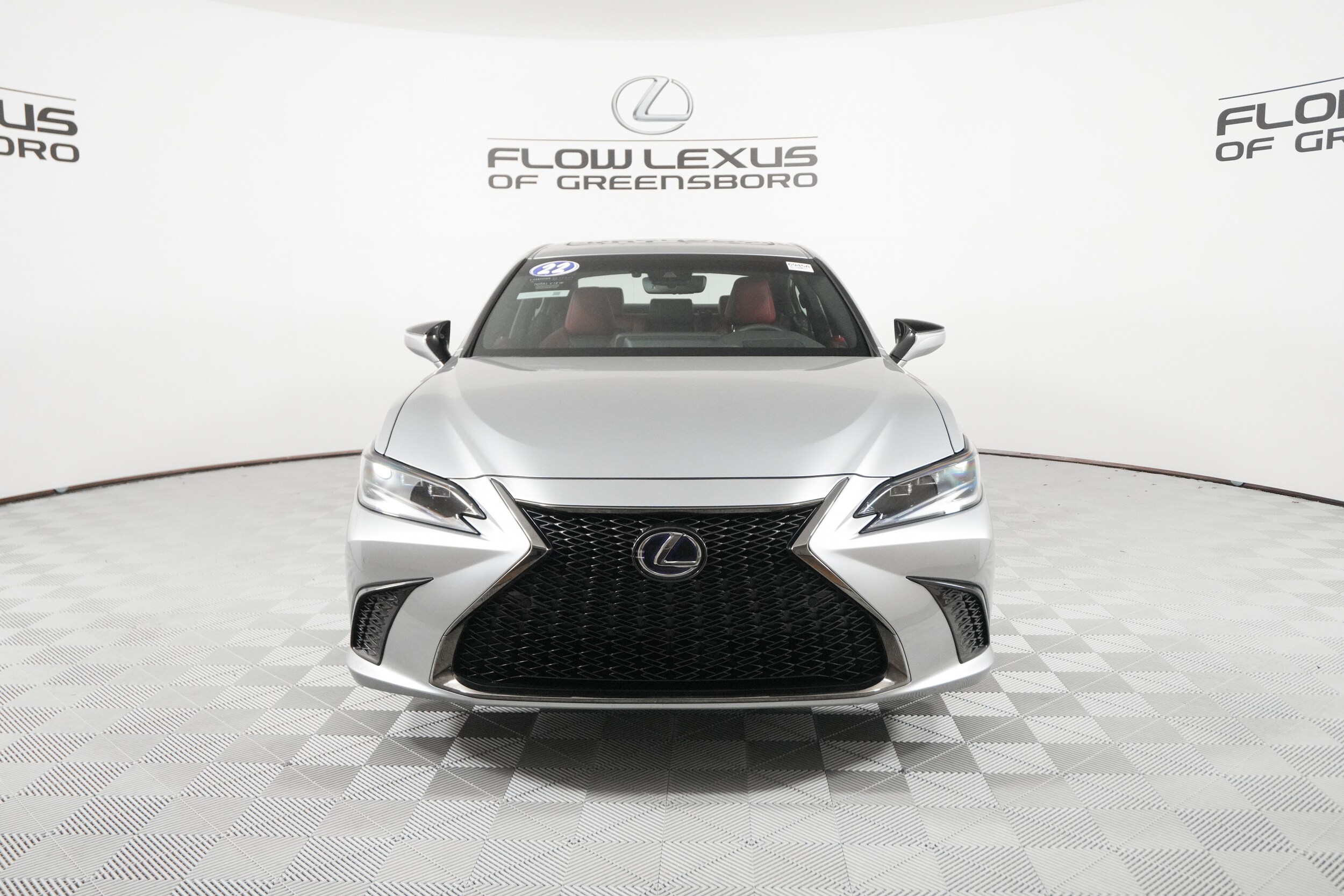 2022 Lexus ES 300h F SPORT photo 2