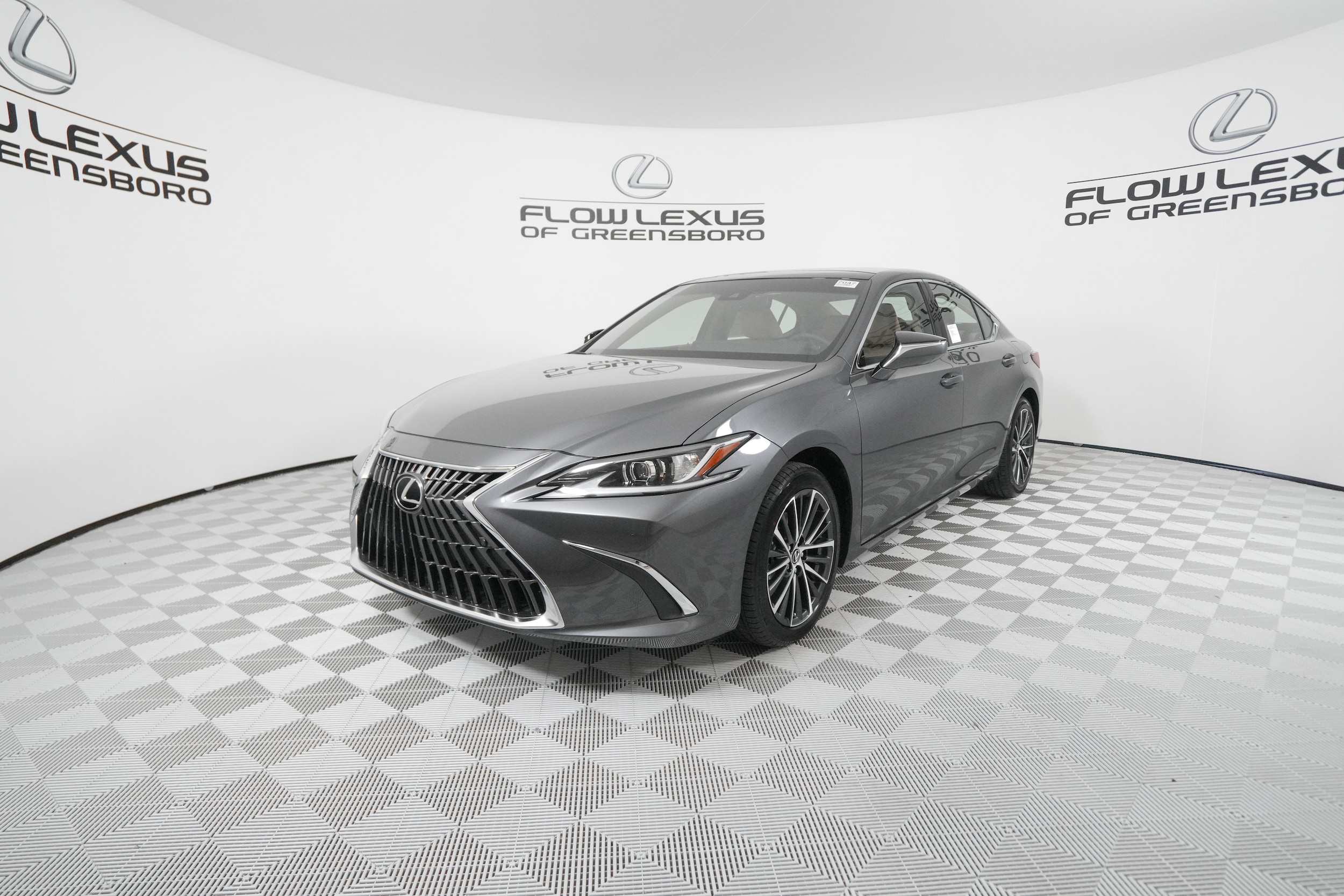 2025 Lexus ES