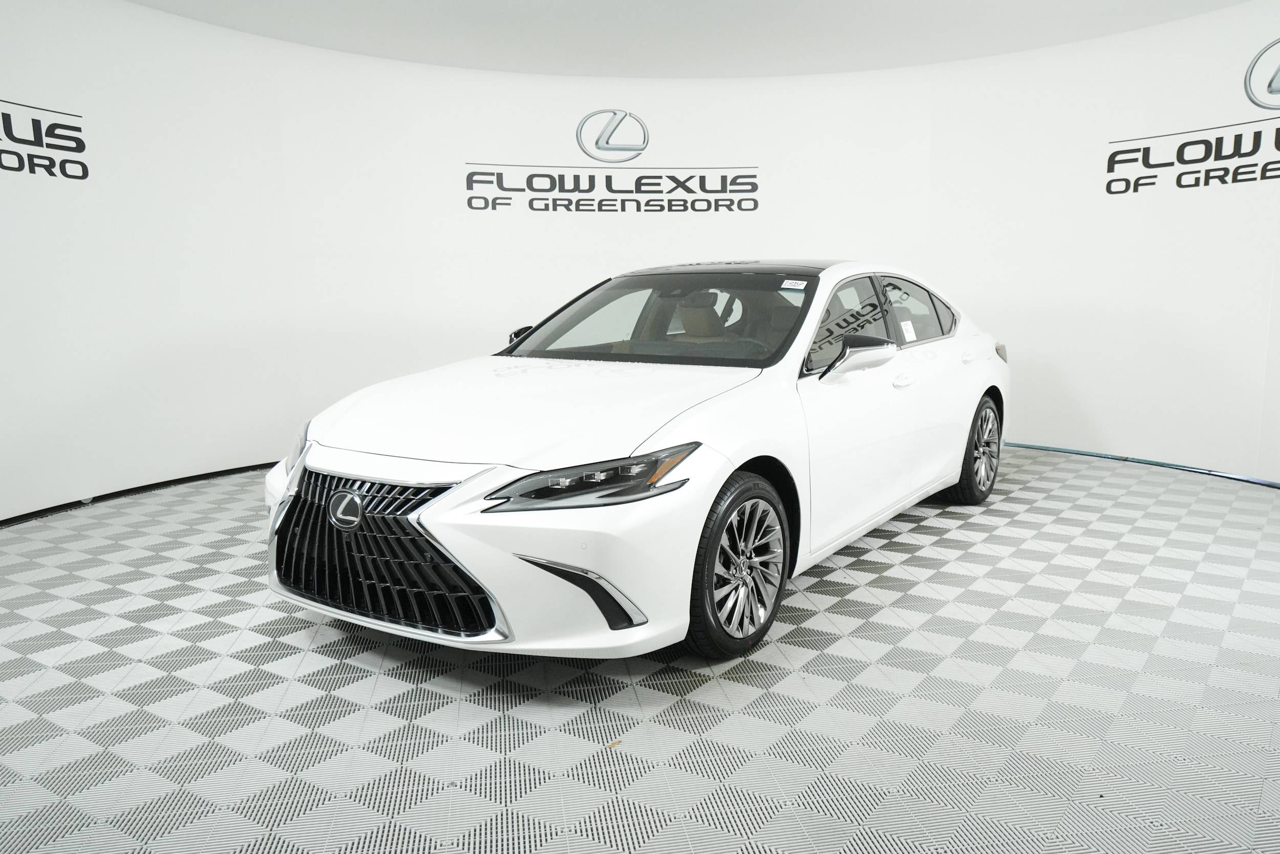 2025 Lexus ES 350 Ultra Luxury's photo