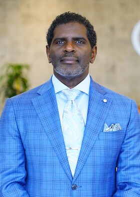 Staff member MARC JACKSON from ID_c6d6883397cf