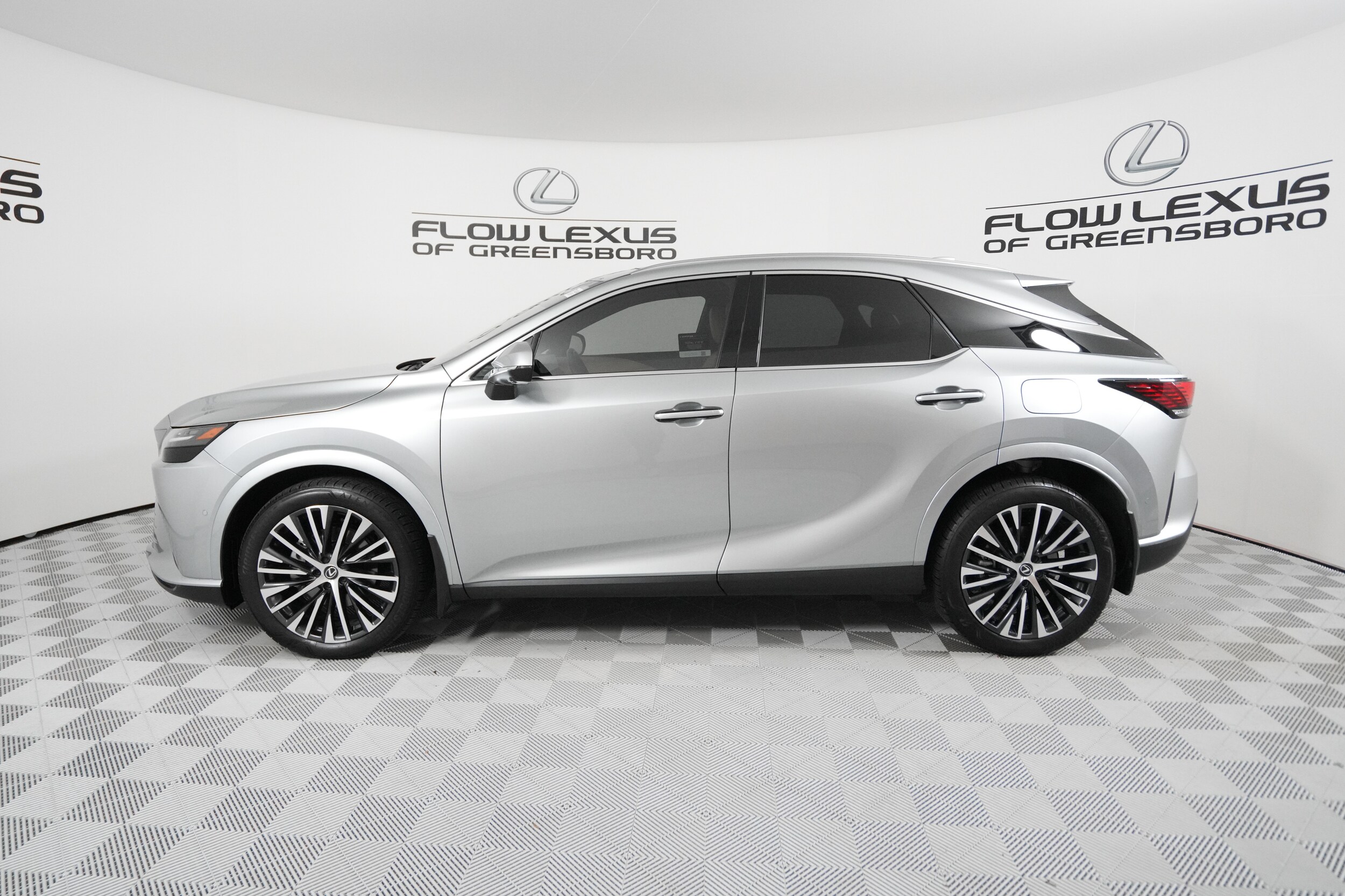 2024 Lexus RX 350 Premium photo 2