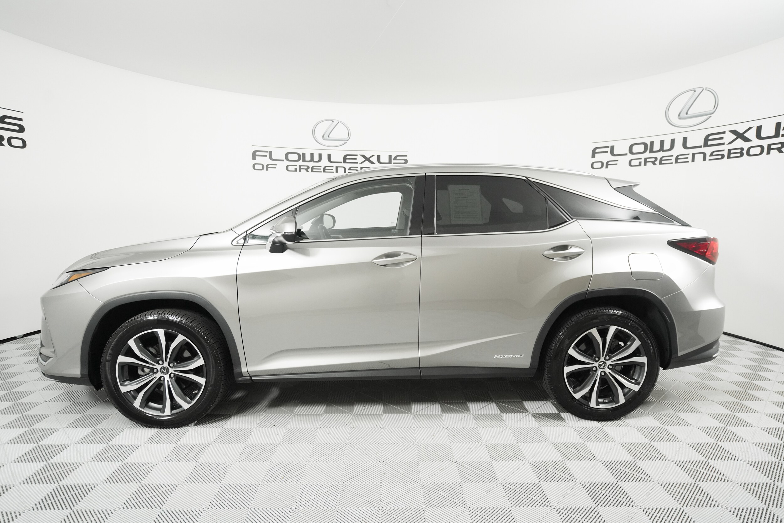 2020 Lexus RX 450h Premium photo 2