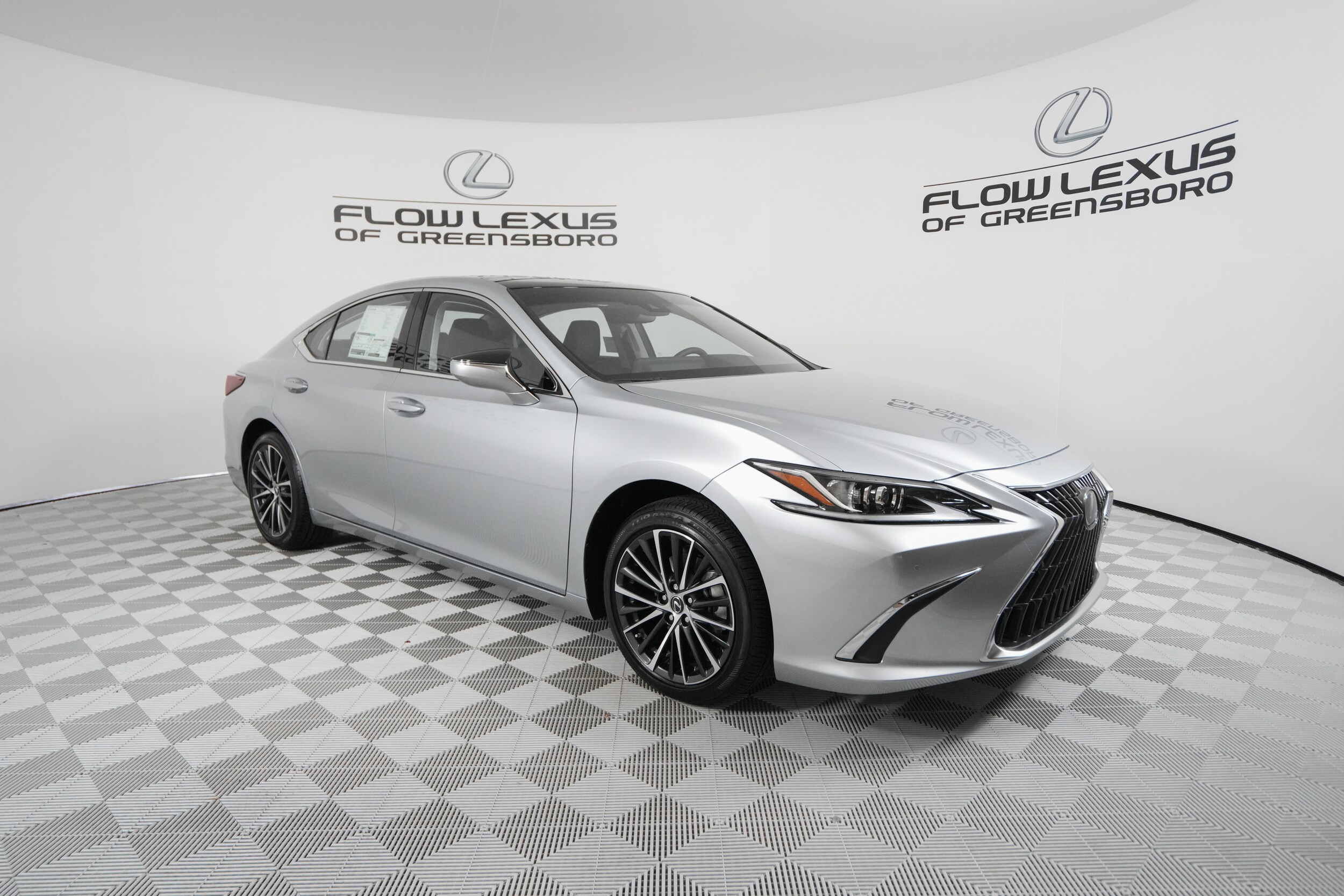 2025 Lexus ES 350 Premium photo 2