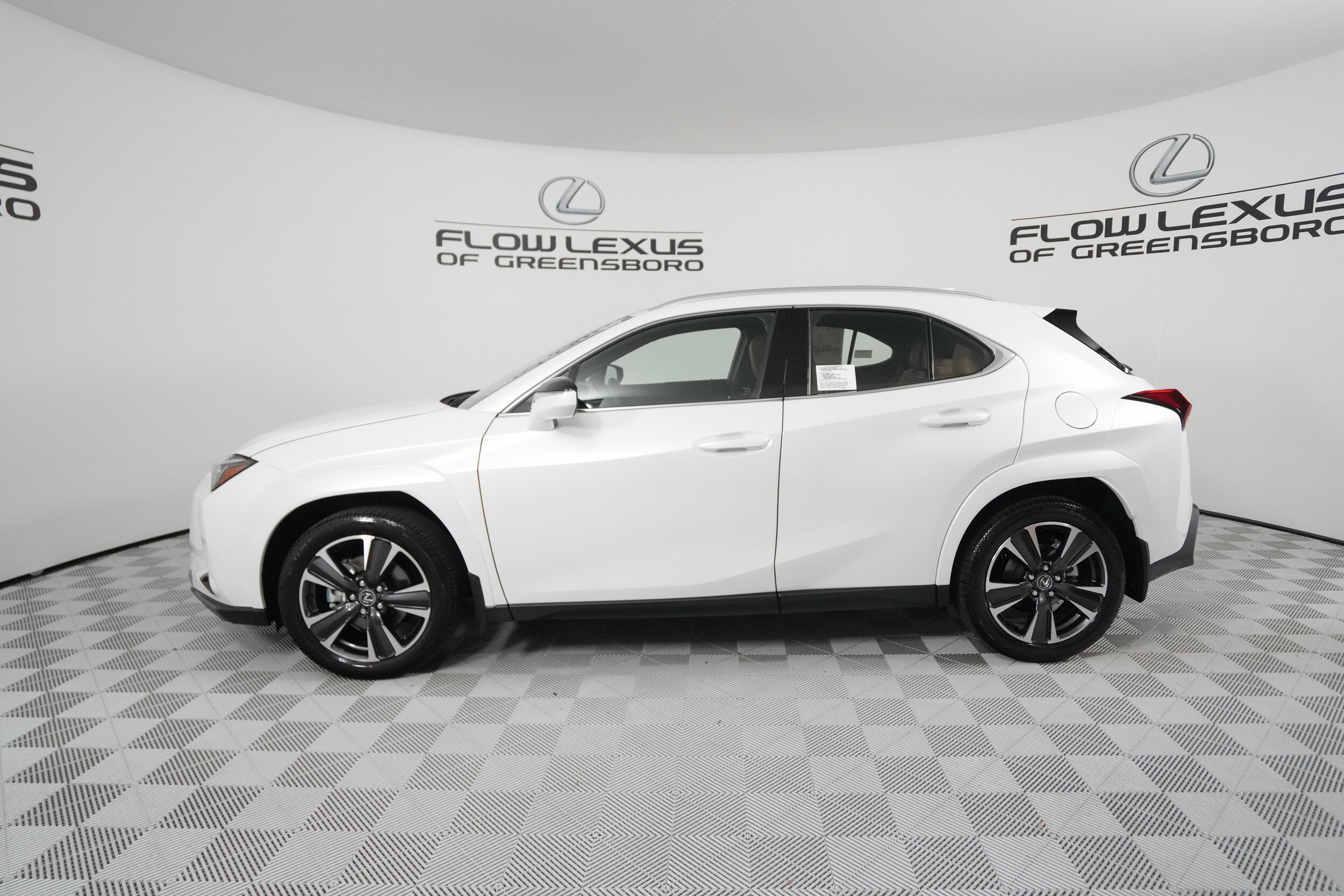 2025 Lexus UX Premium photo 4