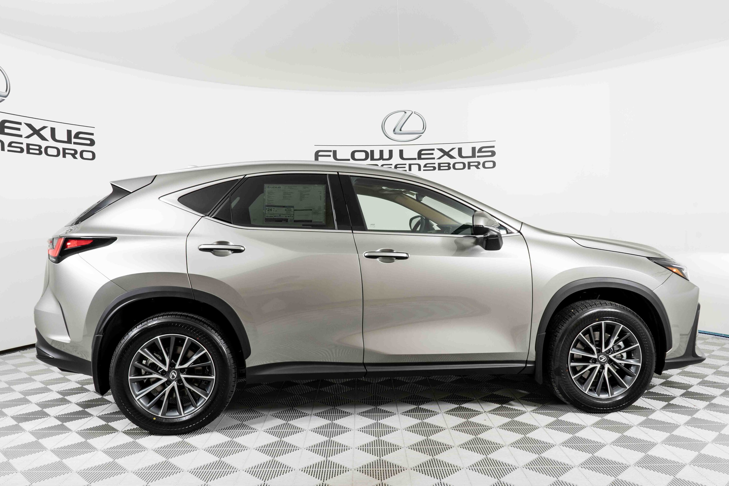 2026 Lexus NX 350 Premium photo 3
