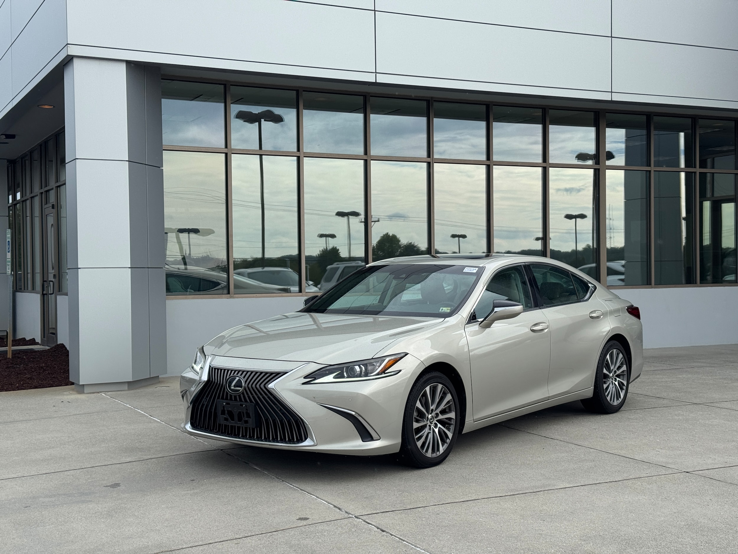 2019 Lexus ES