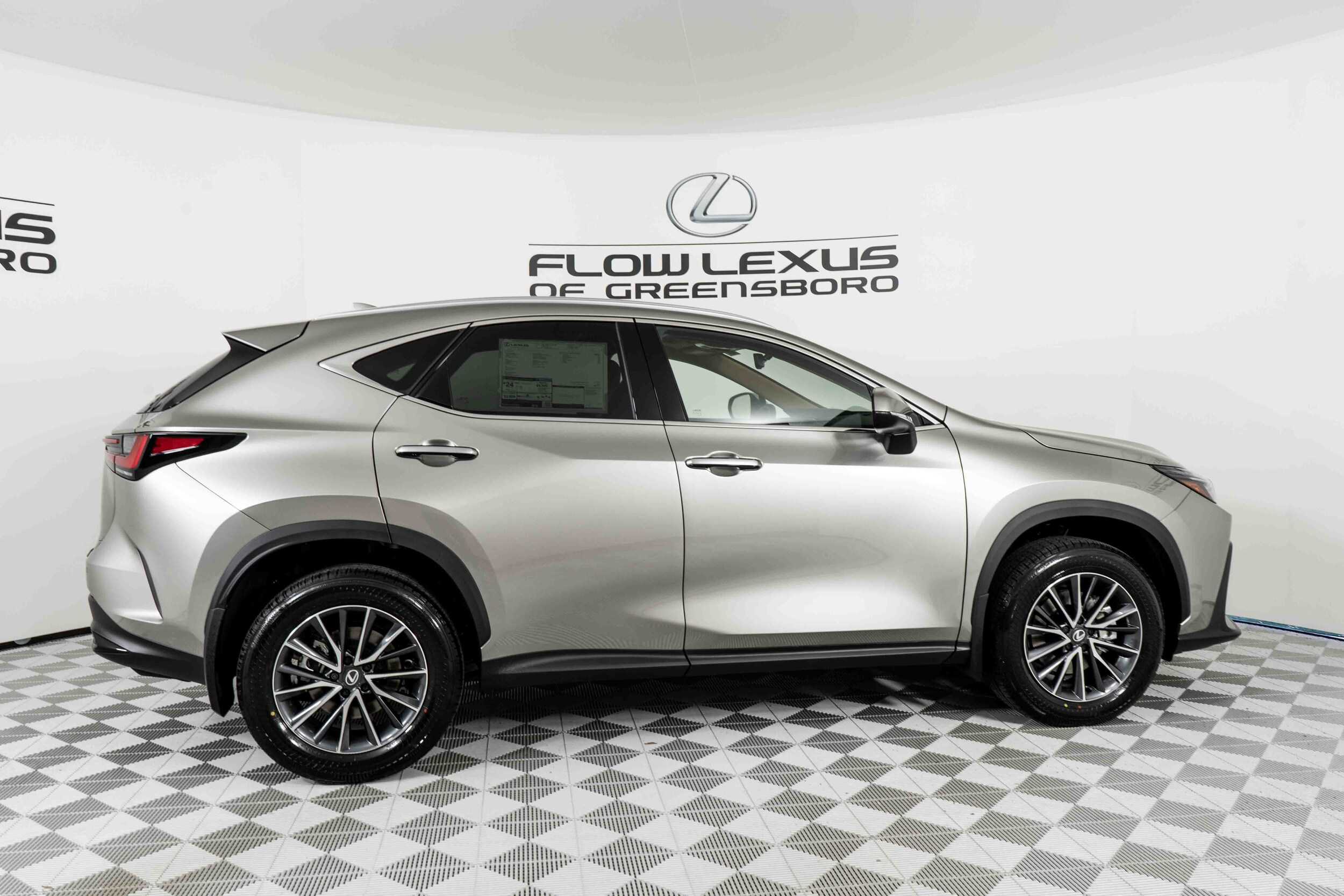 2026 Lexus NX 350 Premium photo 3