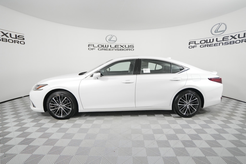 New 2025 Lexus ES 300h SEDAN