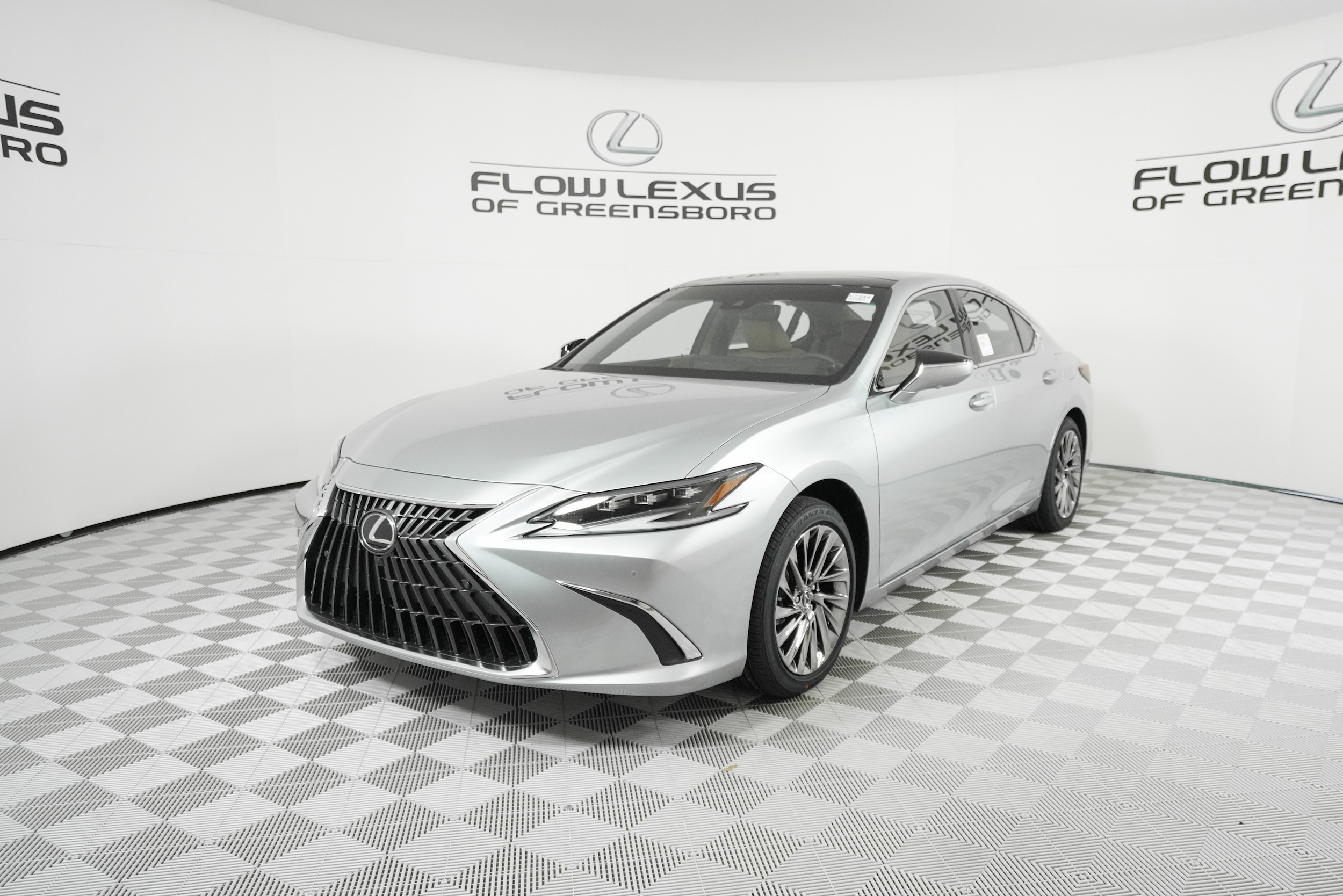 2025 Lexus ES 350 Ultra Luxury's photo