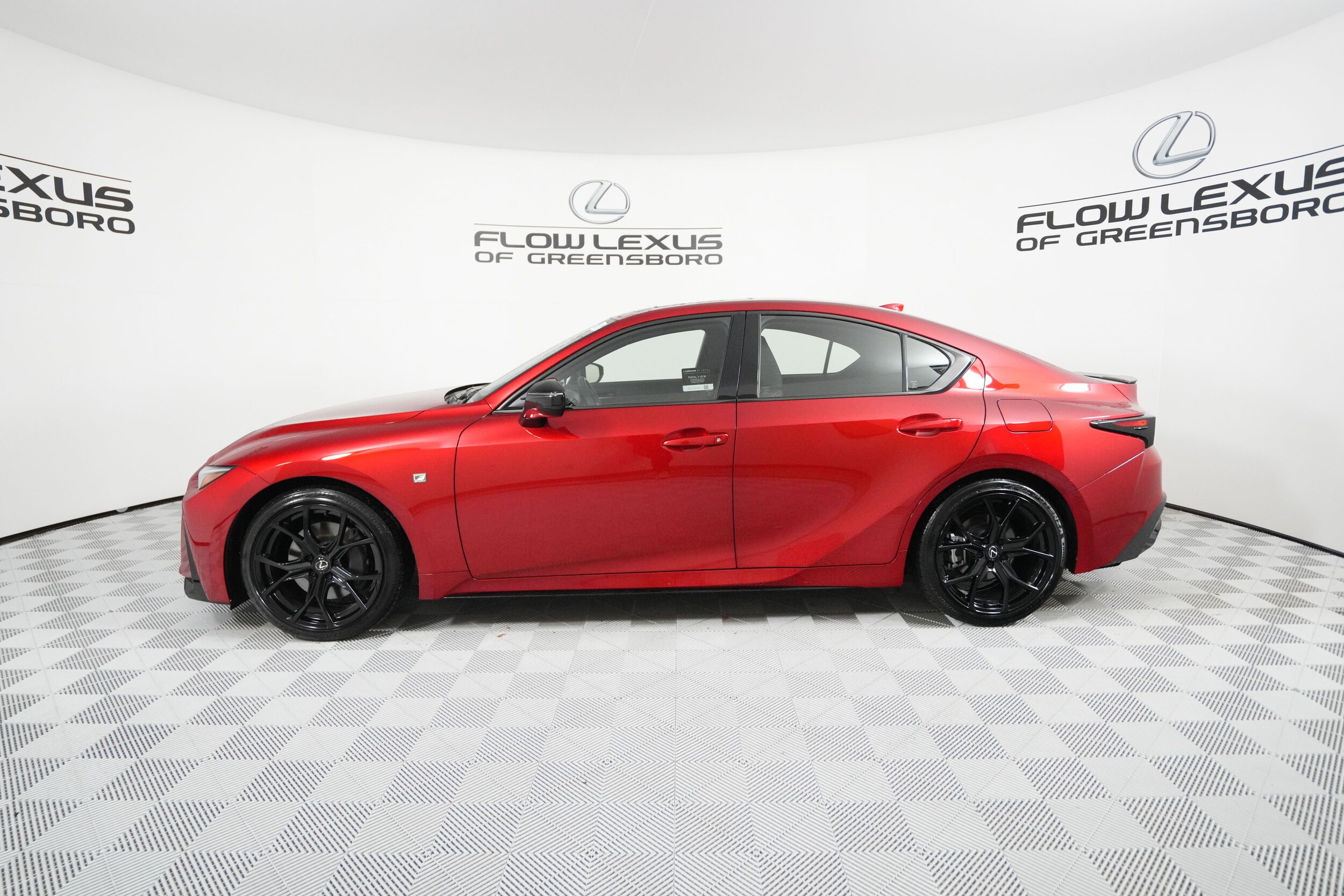 2025 Lexus IS 350 F SPORT photo 4