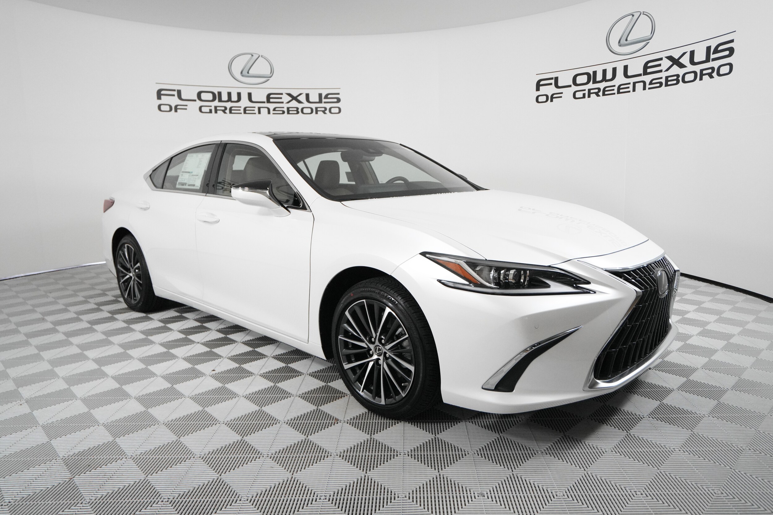 2025 Lexus ES 350 Premium photo 2