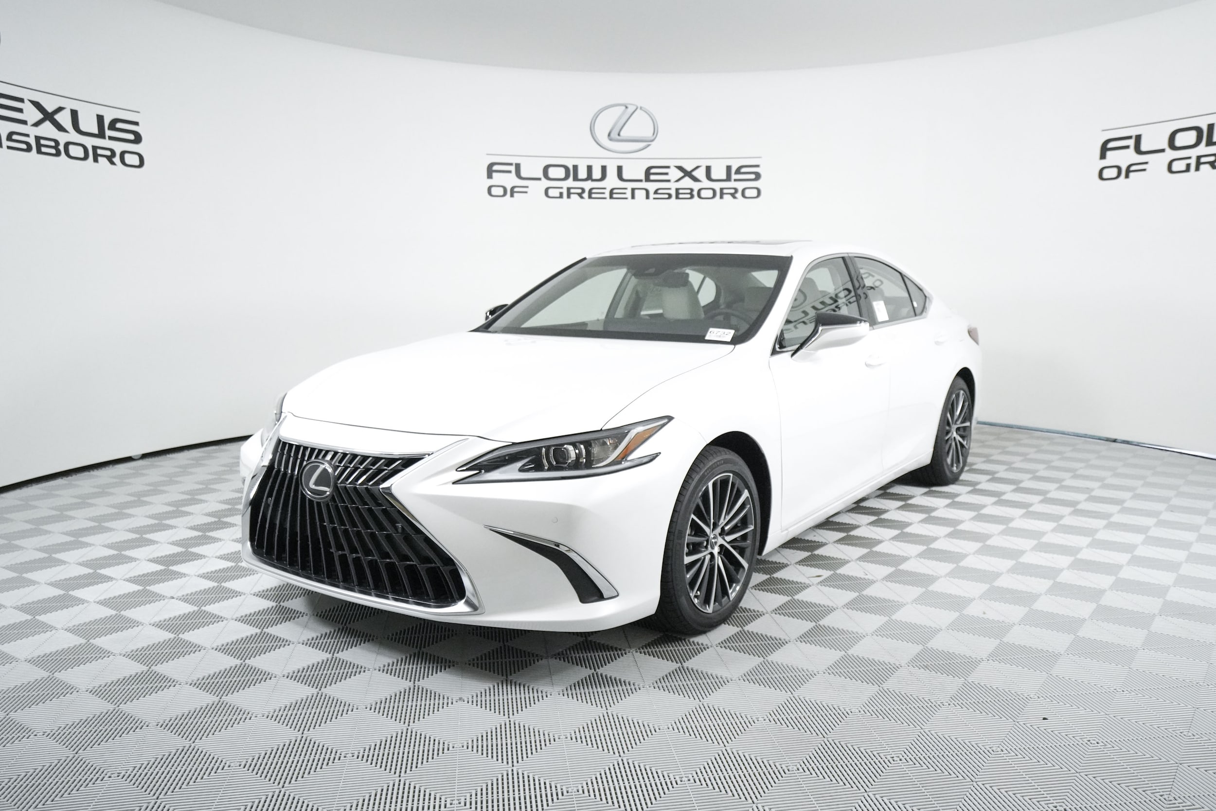 2025 Lexus ES Hybrid