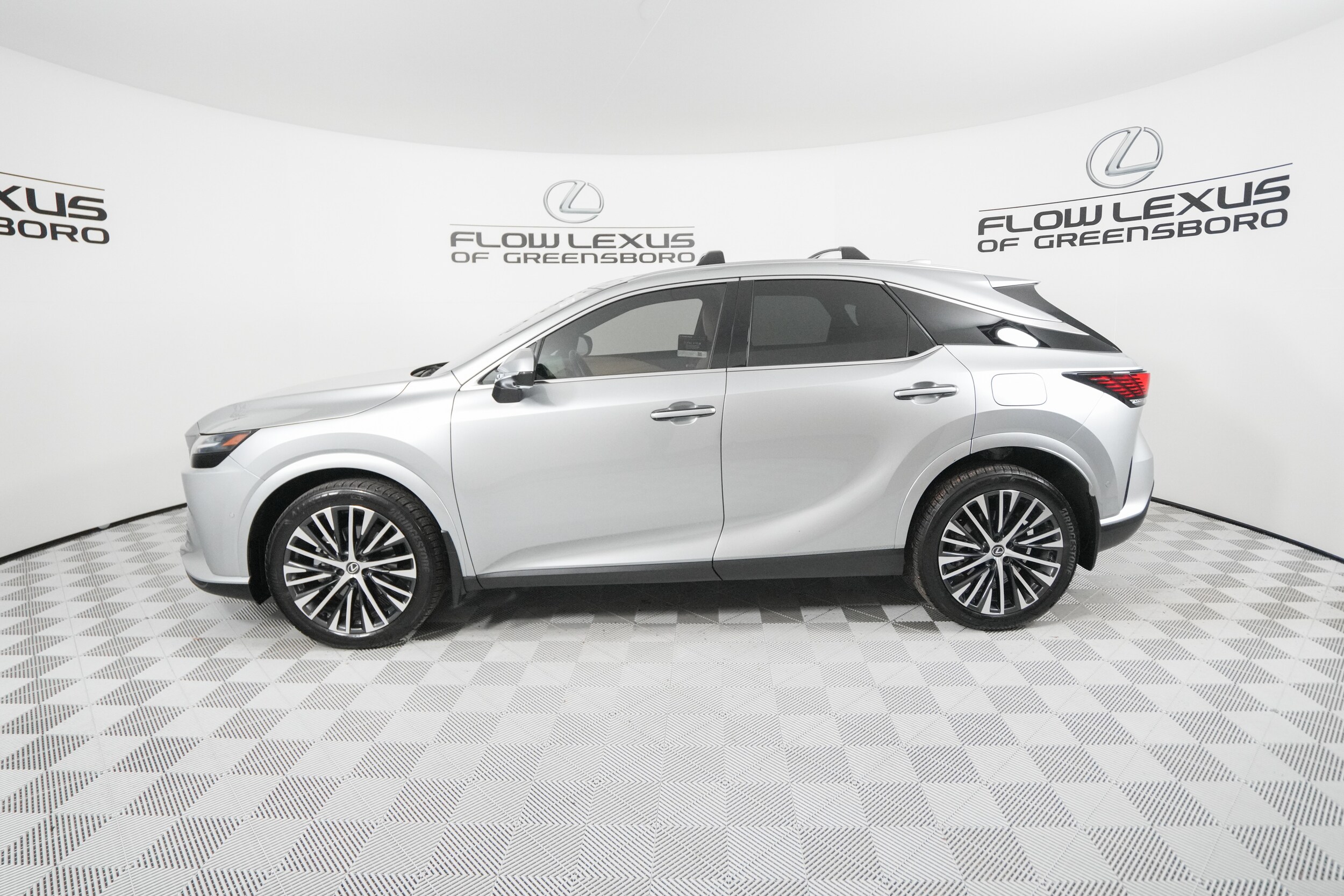 2024 Lexus RX 350 Premium photo 2