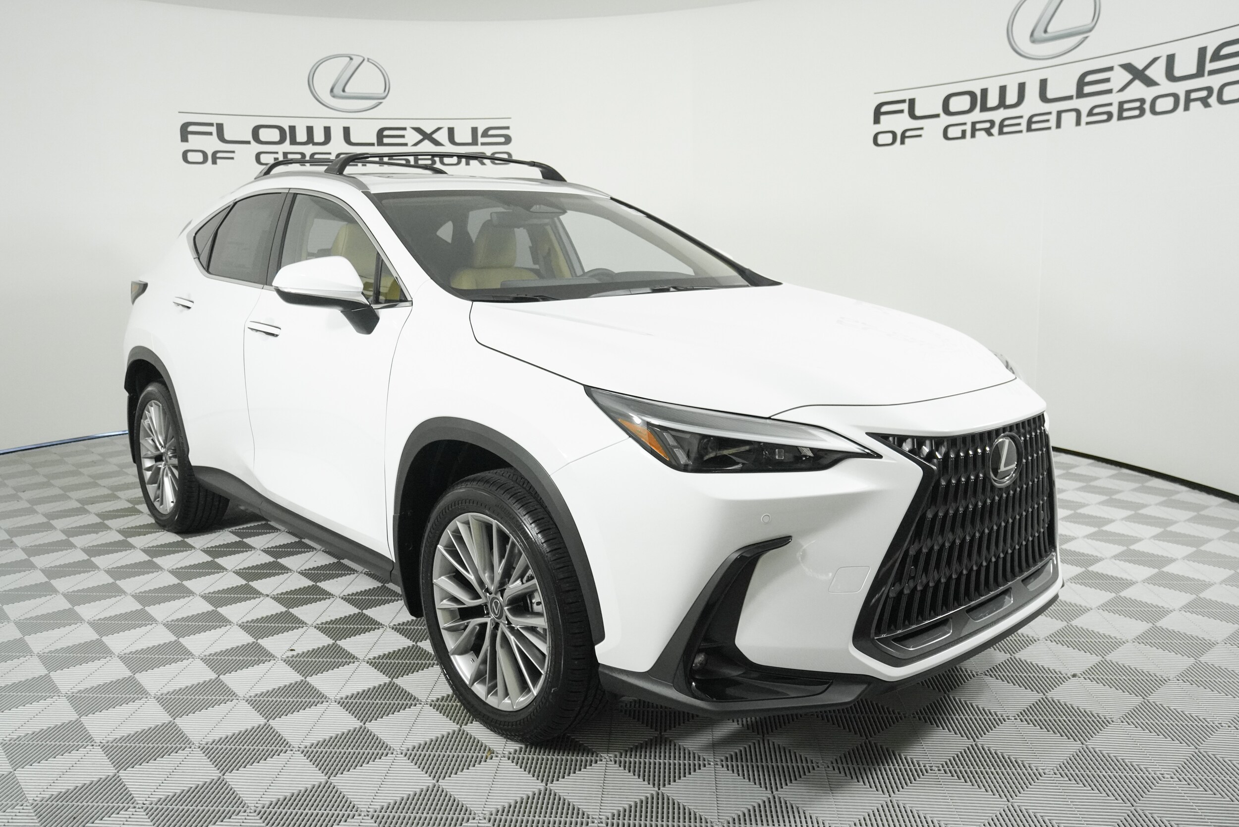 2026 Lexus NX 350h Premium photo 3