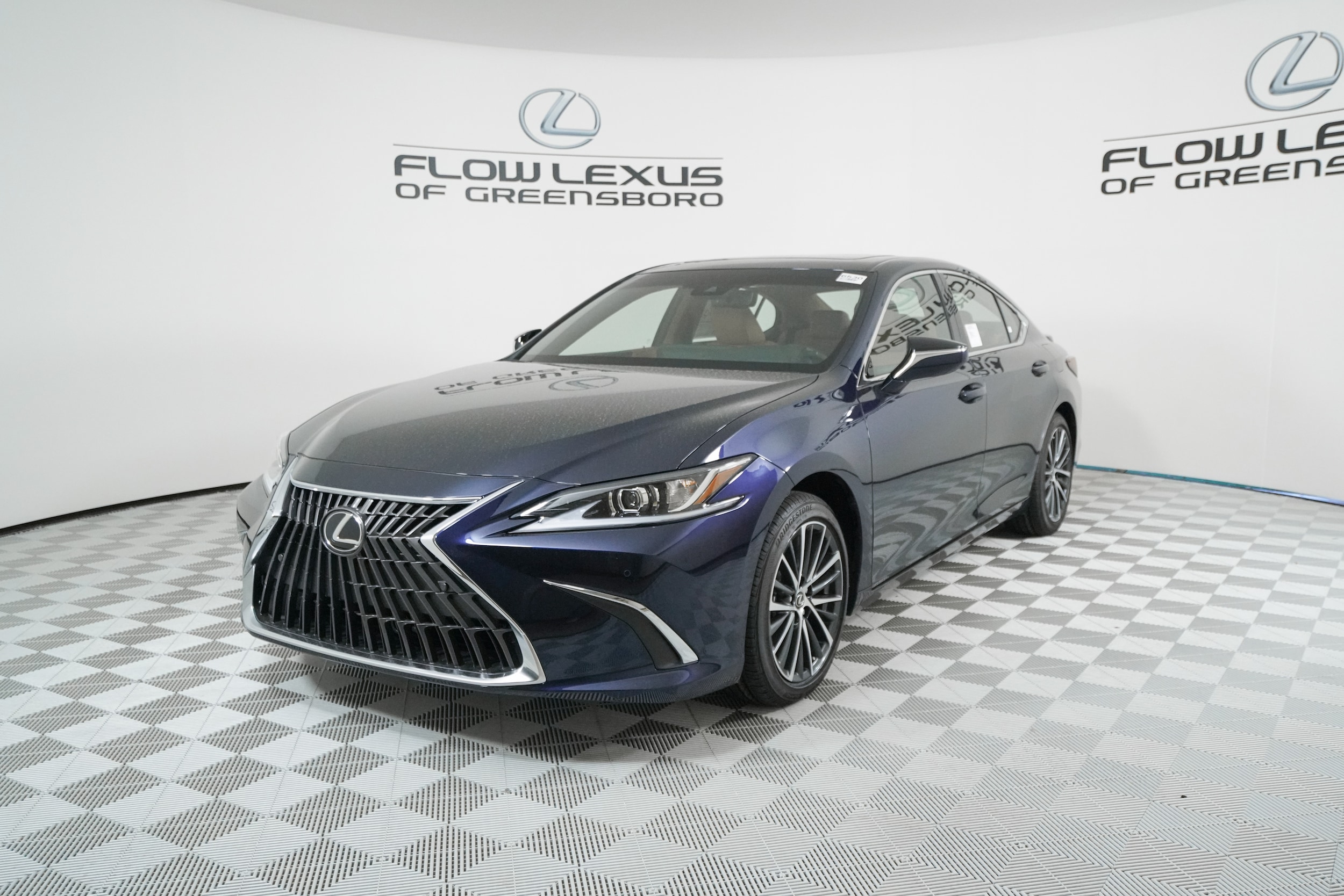 2025 Lexus ES Hybrid