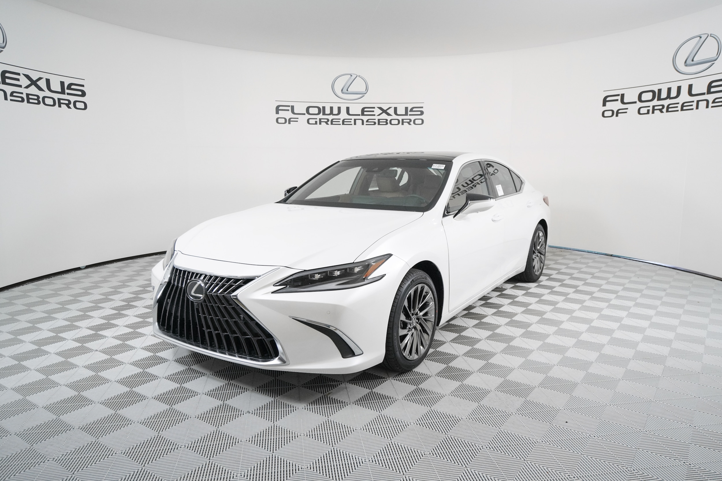 2025 Lexus ES 350 Ultra Luxury's photo
