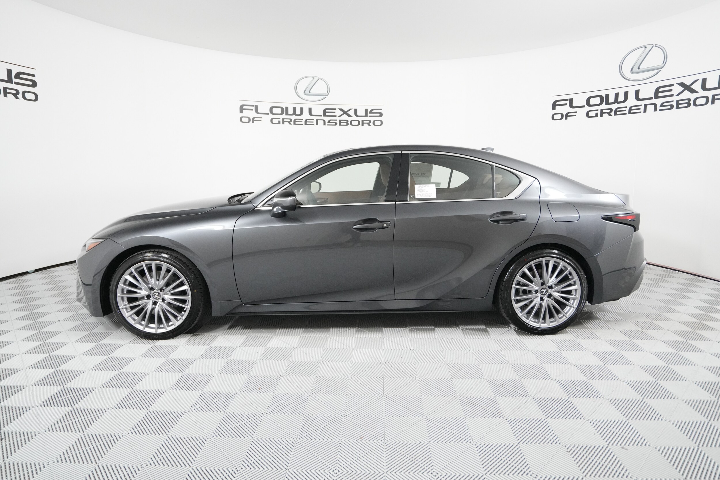 2025 Lexus IS 300 photo 4
