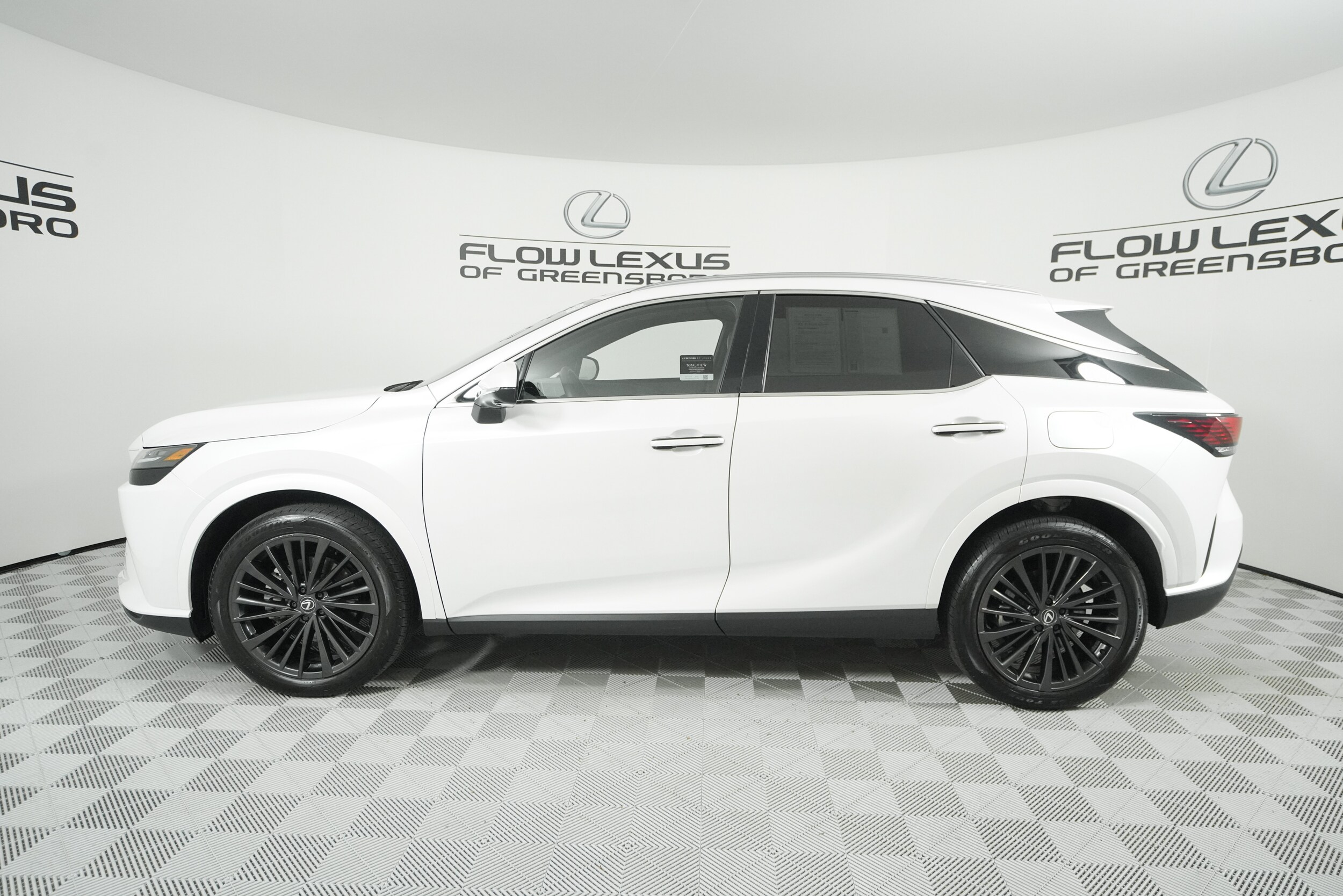 2024 Lexus RX 350h Premium photo 2