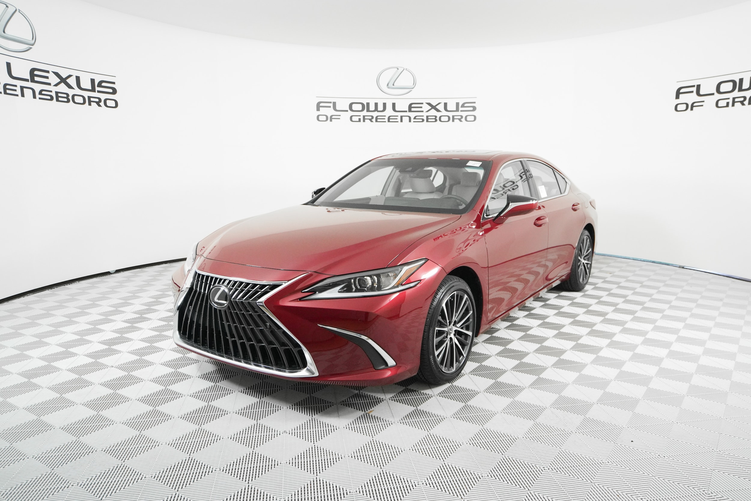 2025 Lexus ES 350's photo