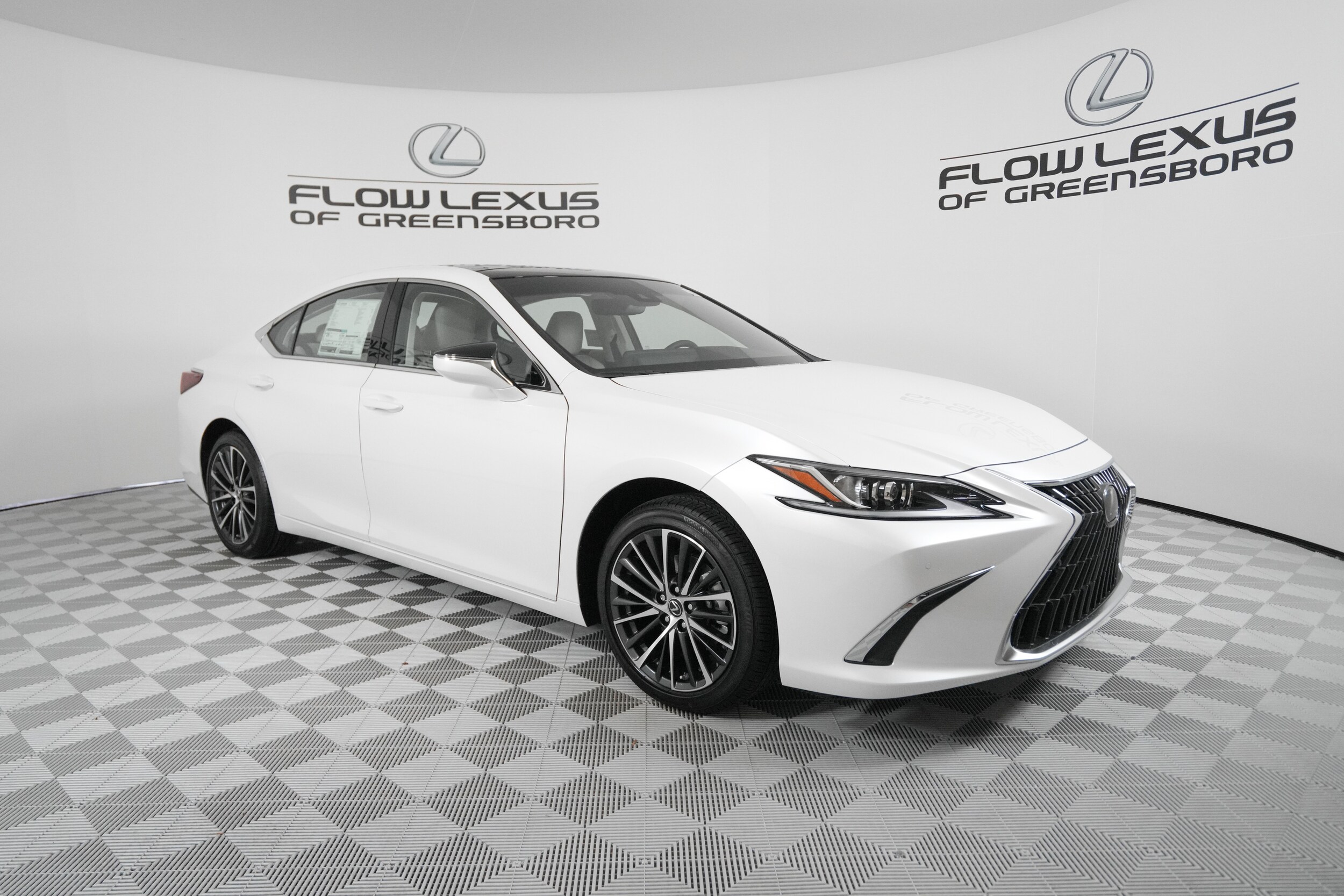 2025 Lexus ES 350 Premium photo 3