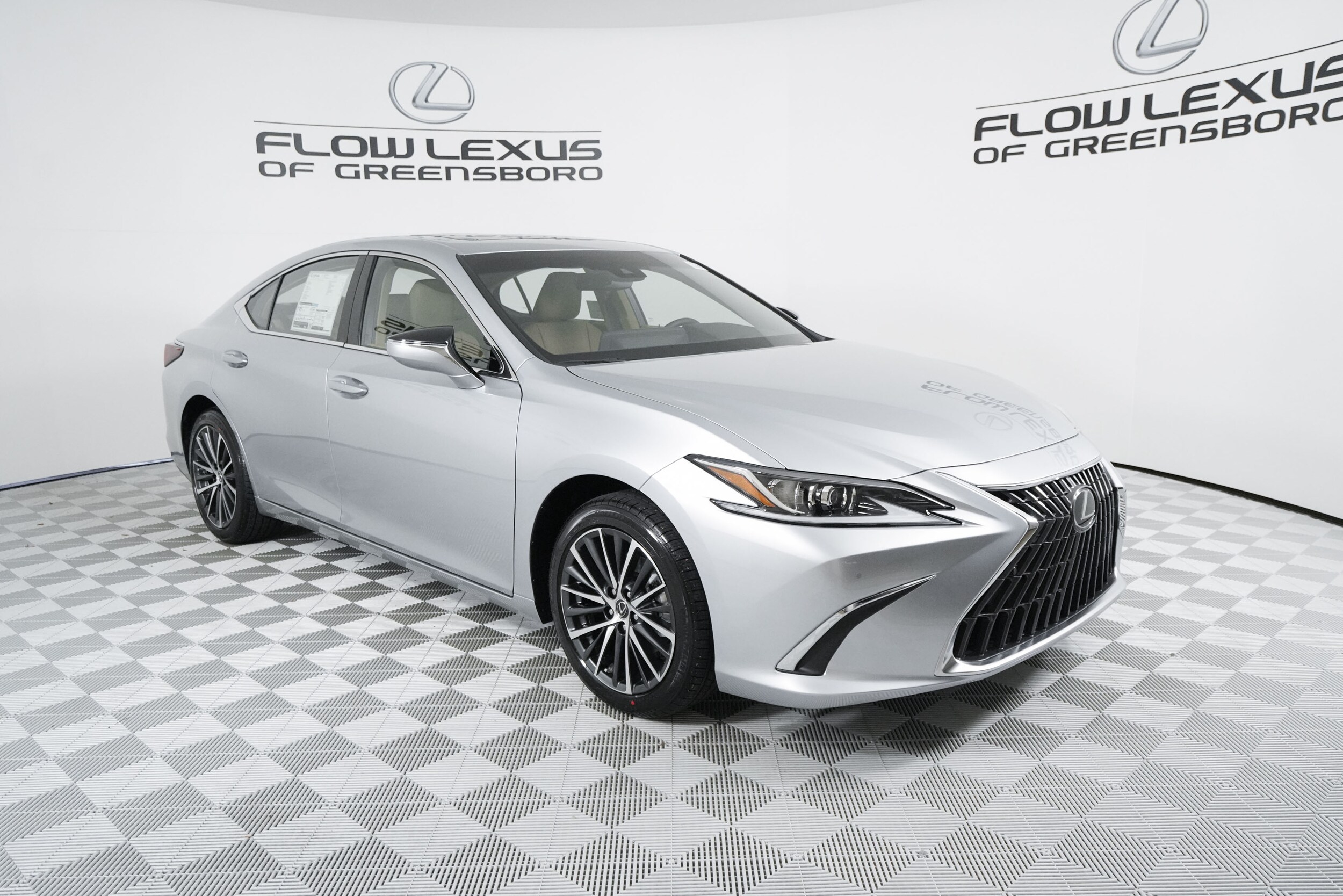 2025 Lexus ES 350 Premium photo 3