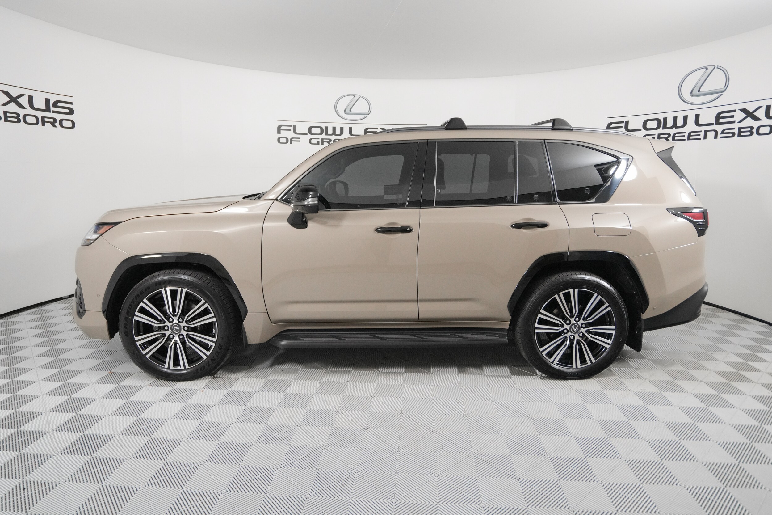 2025 Lexus LX photo 2