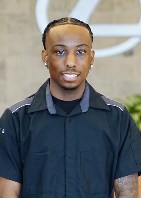 Staff member KAVEON LEONARD from ID_0cbe8cbcae93