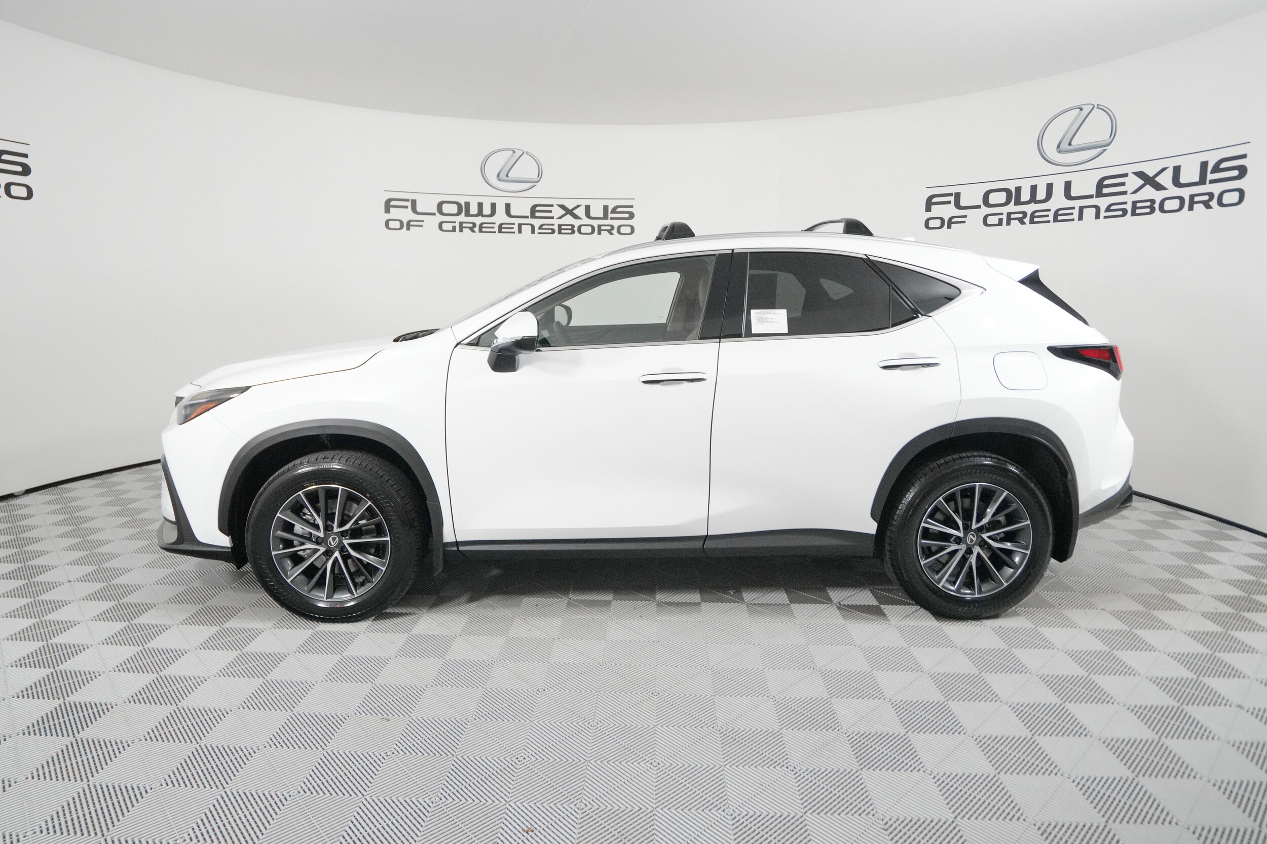 2026 Lexus NX 350 Premium photo 4