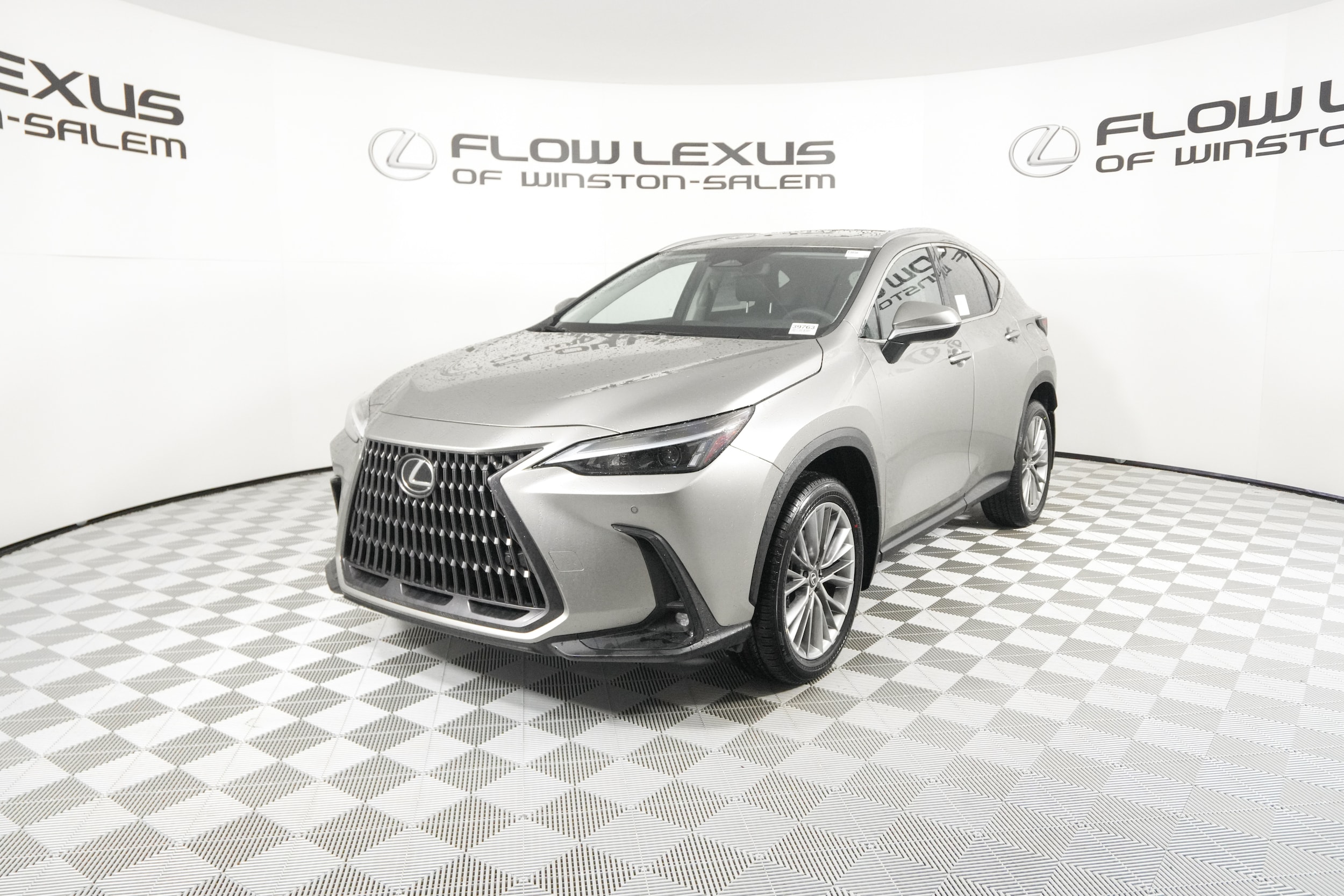 2026 Lexus NX Hybrid 350h's photo