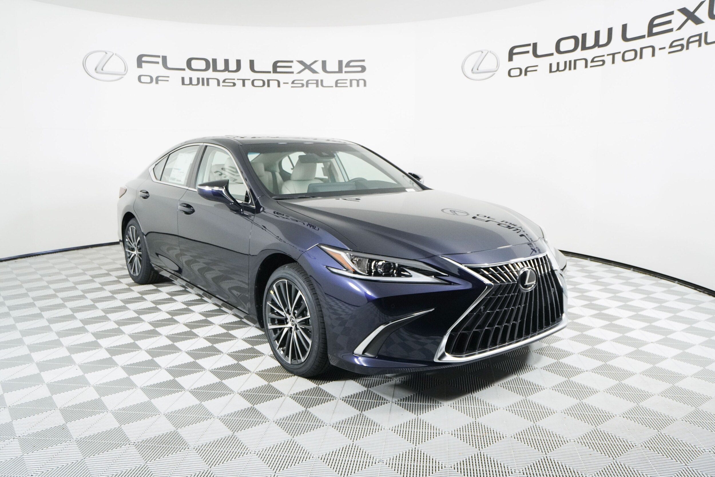 2025 Lexus ES 350 Premium photo 3